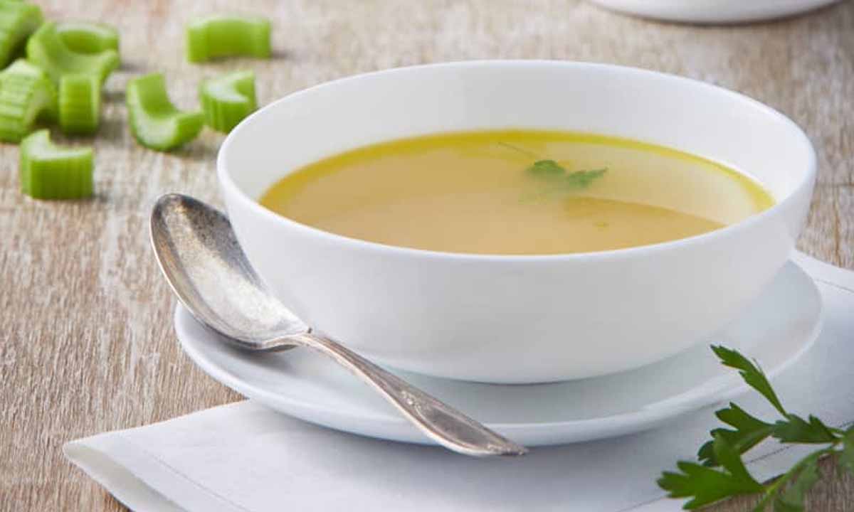 Recetas de caldos sabrosos para comidas livianas y reconfortantes – La  Brújula 24