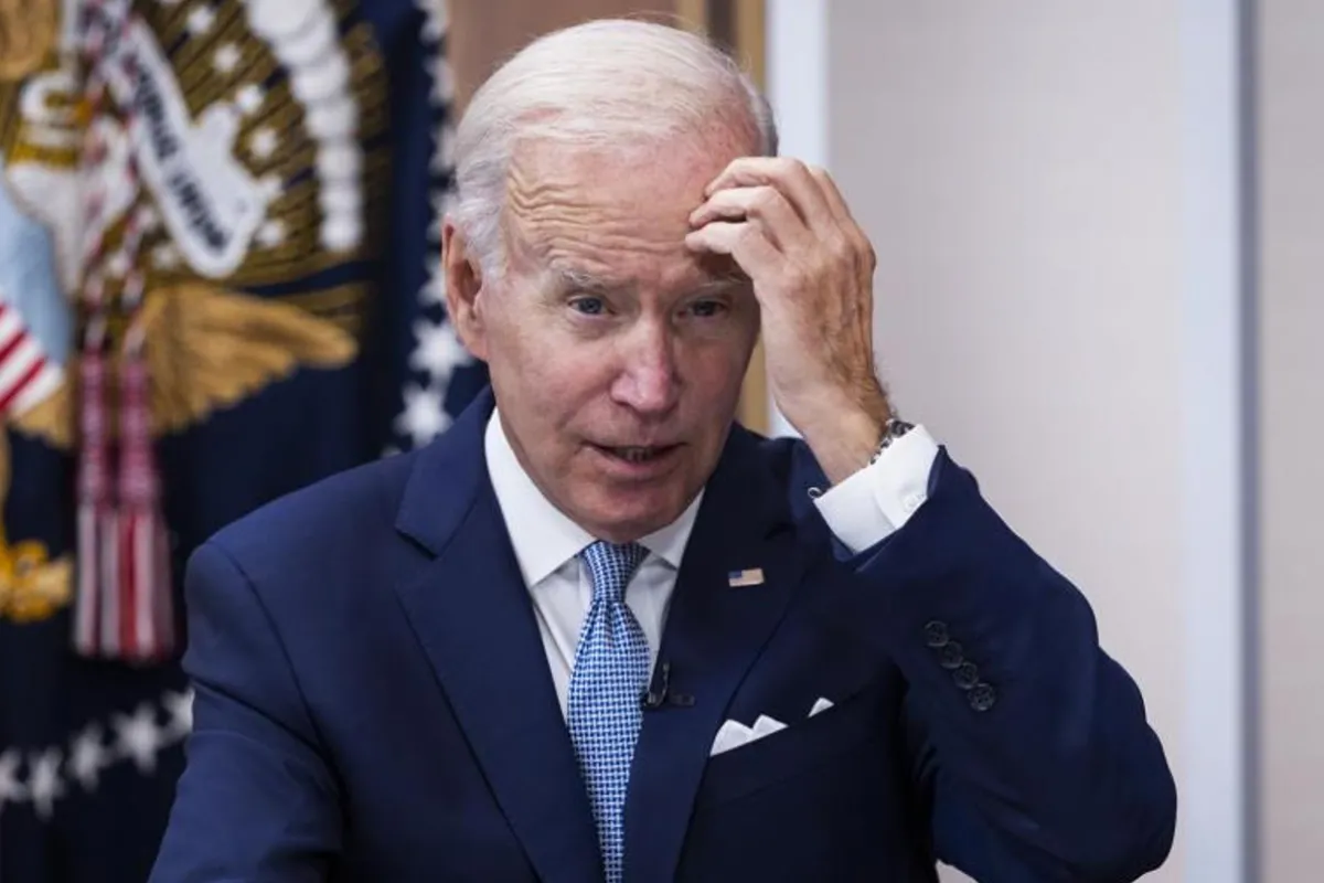 Otro extraño episodio de Joe Biden en medio del saludo a un senador – La  Brújula 24