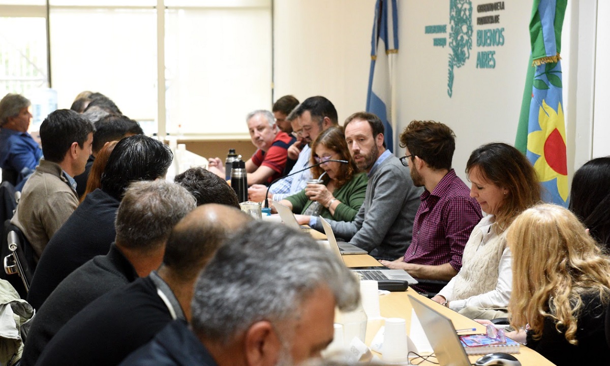 Provincia acordó un 9,5% de aumento para los salarios de estatales y ...