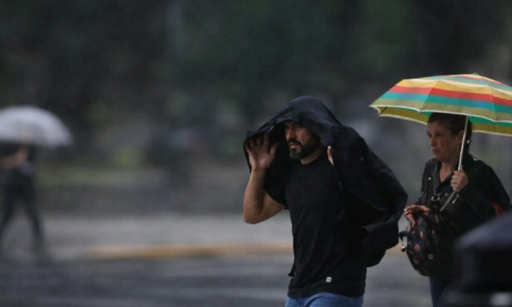 Chaparrones durante casi todo el día: cuándo llegaría la mejora ...