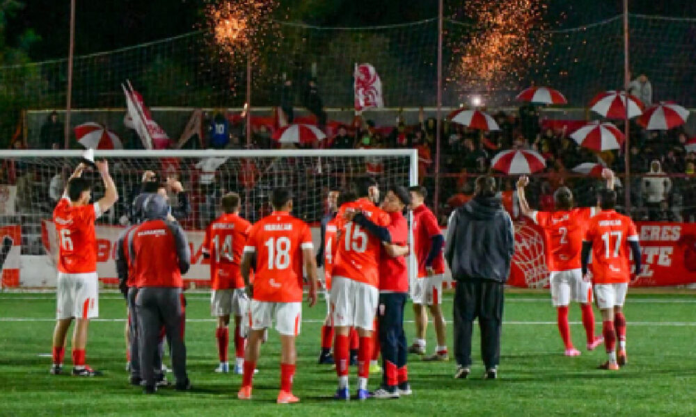 Photo: La Brújula 24 Huracán de Ingeniero White Advances to the Third Phase of the Torneo Regional Federal Amateur